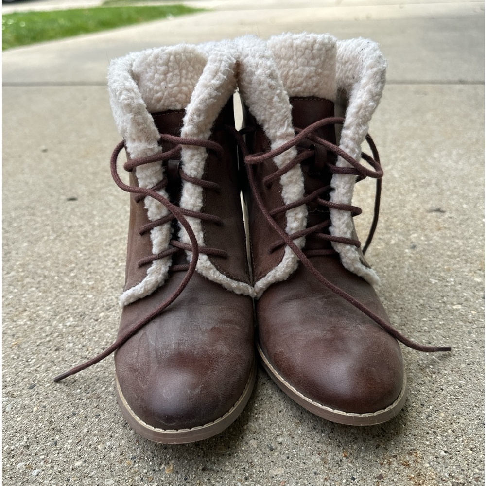 Size 8, heeled boots, barely worn